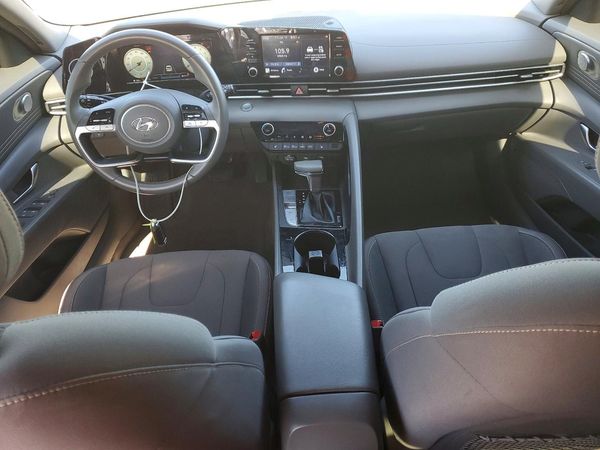 2021 HYUNDAI ELANTRA SEL w/ Premium Pkg