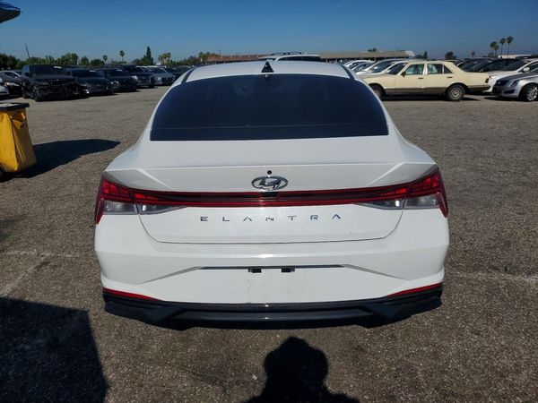 2021 HYUNDAI ELANTRA SEL w/ Premium Pkg