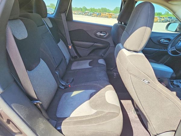 2016 JEEP CHEROKEE SPORT 4X4
