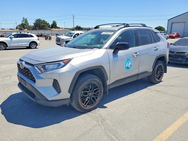 2020 TOYOTA RAV4 LE