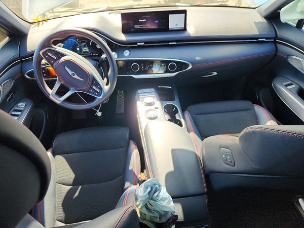2023 GENESIS GV70