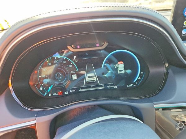 2023 GENESIS GV70