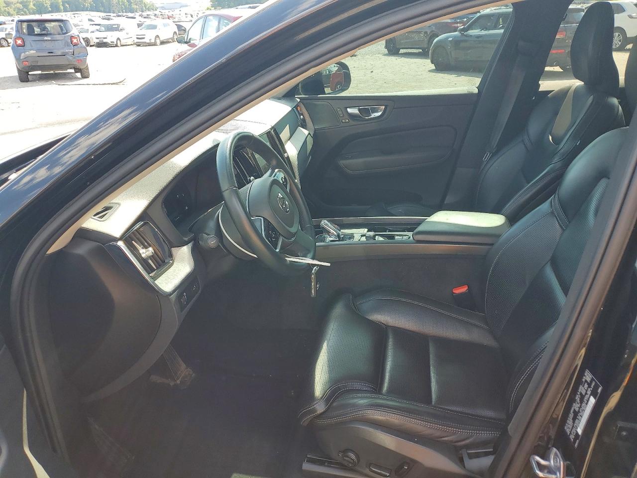 2022 VOLVO XC60 Inscription