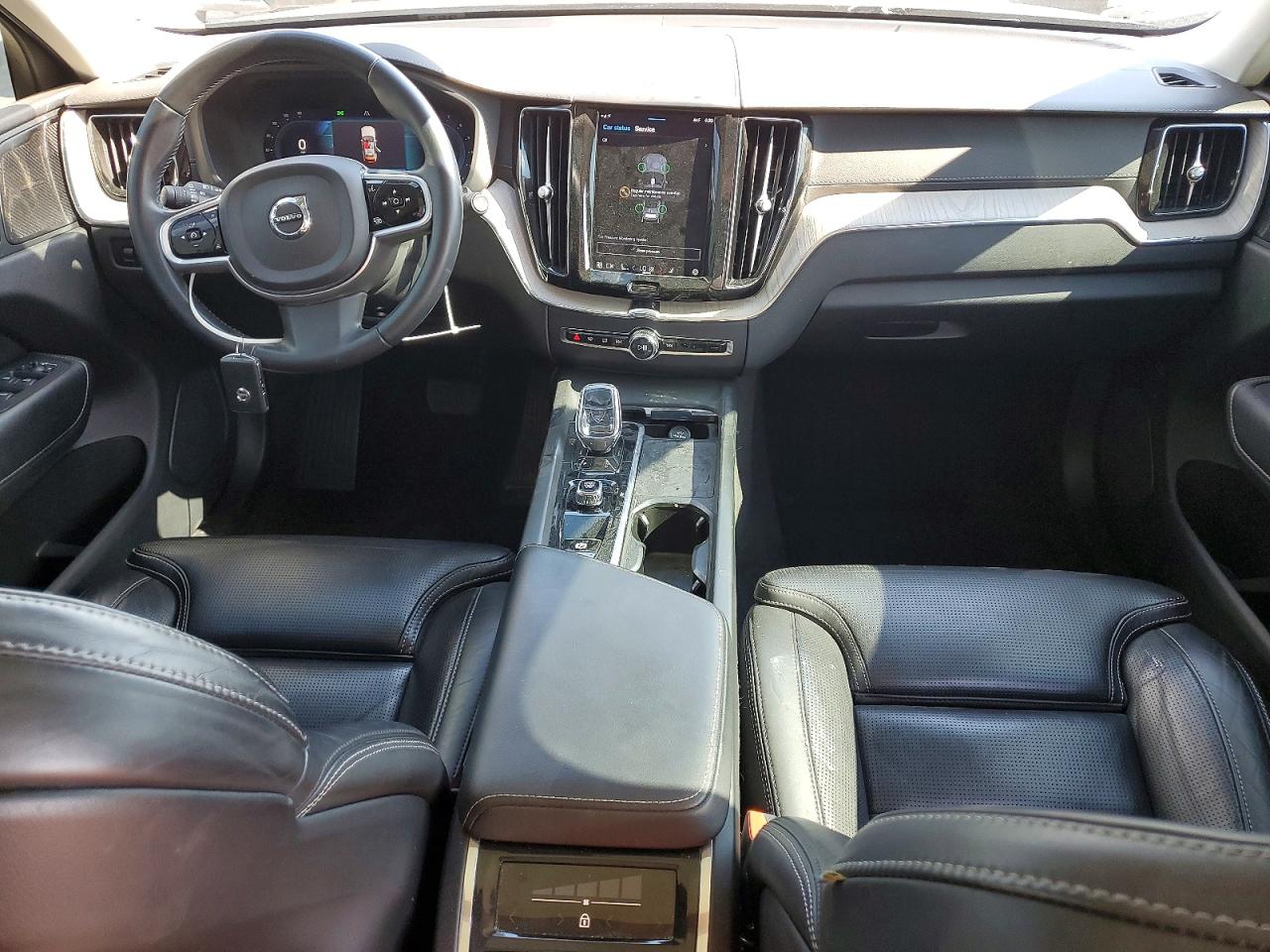2022 VOLVO XC60 Inscription