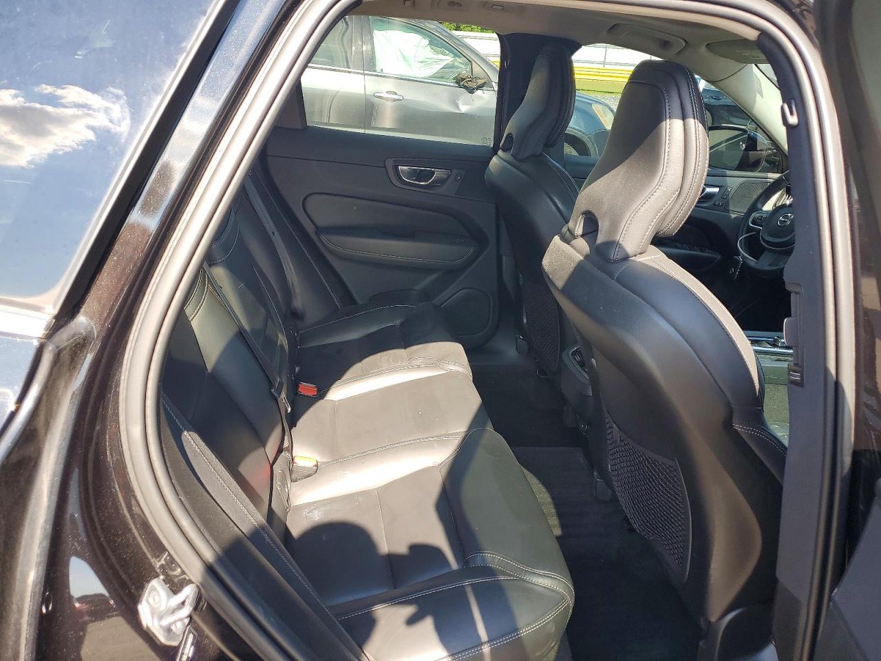 2022 VOLVO XC60 Inscription