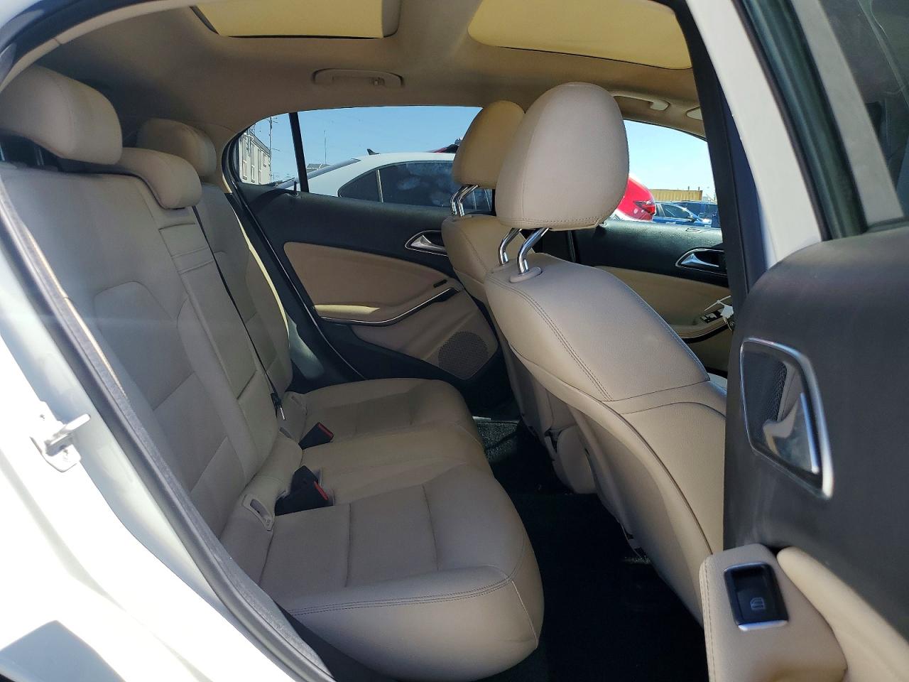 2015 MERCEDES-BENZ GLA GLA250