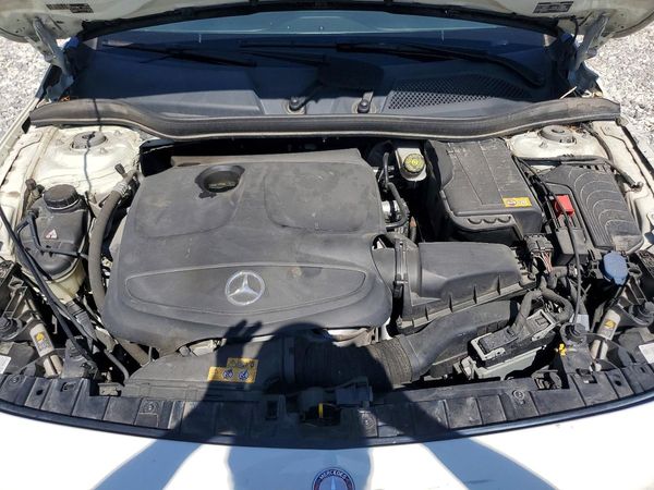 2015 MERCEDES-BENZ GLA GLA250