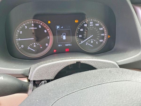 2017 HYUNDAI TUCSON SE (no options)