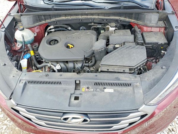 2017 HYUNDAI TUCSON SE (no options)