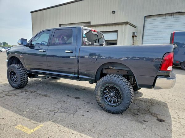 2015 RAM 2500 SLT CREW CAB 4X4