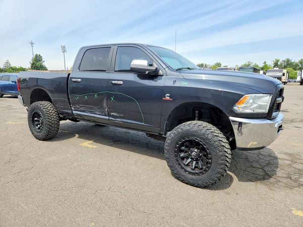 2015 RAM 2500 SLT CREW CAB 4X4