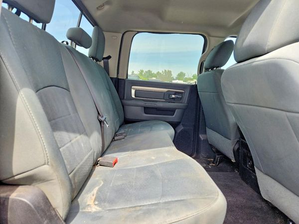 2015 RAM 2500 SLT CREW CAB 4X4