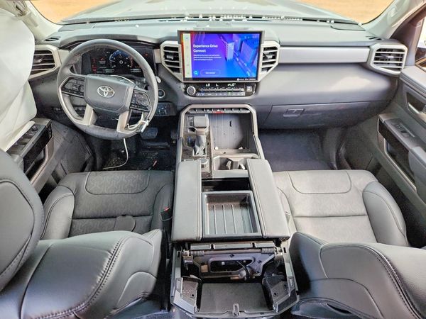 2024 TOYOTA TUNDRA Limited