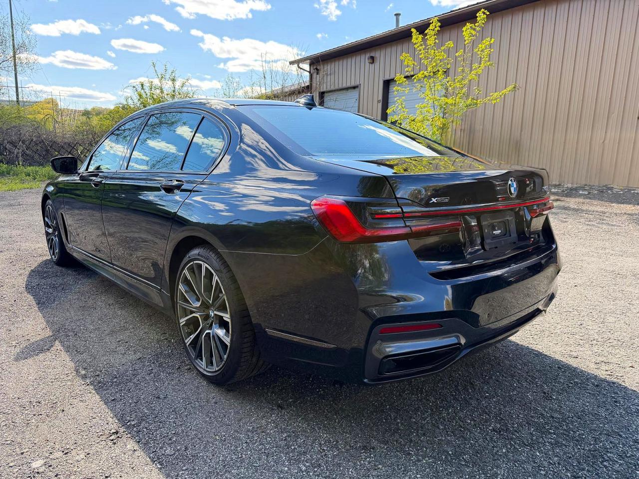 2022 BMW 740 xDrive