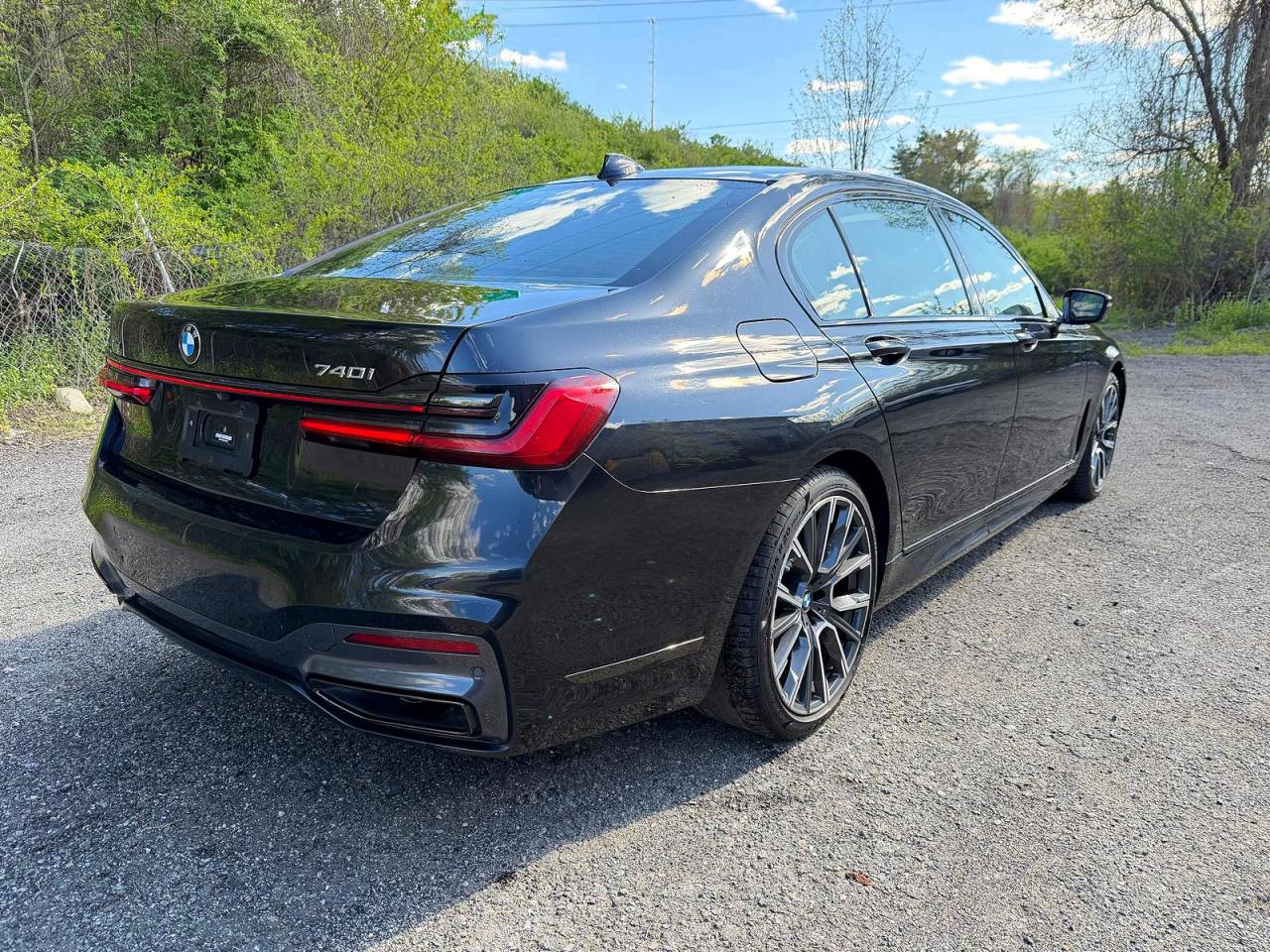 2022 BMW 740 xDrive