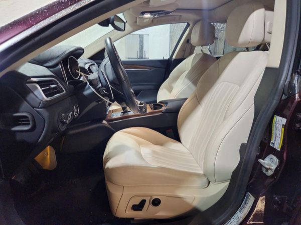 2017 MASERATI GHIBLI Luxury
