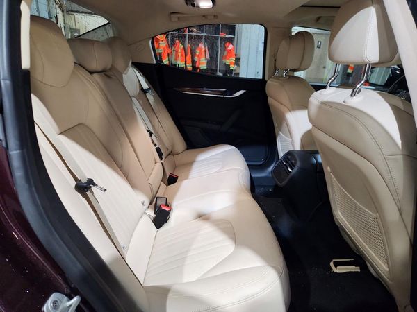 2017 MASERATI GHIBLI Luxury