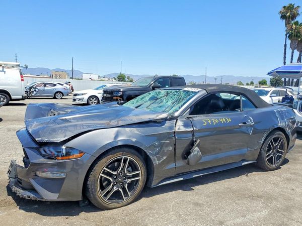 2020 FORD MUSTANG I4 Convertible — Front 3/4