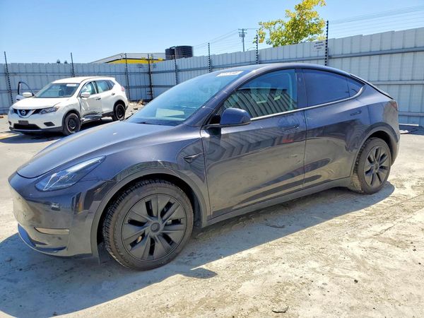 2024 TESLA MODEL Y