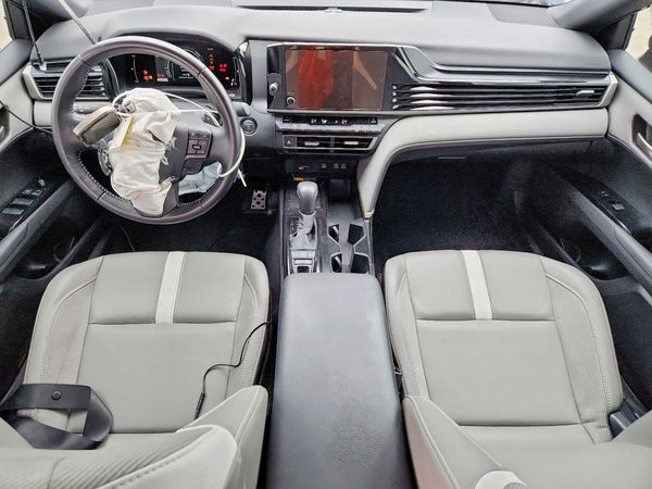 2025 TOYOTA CAMRY