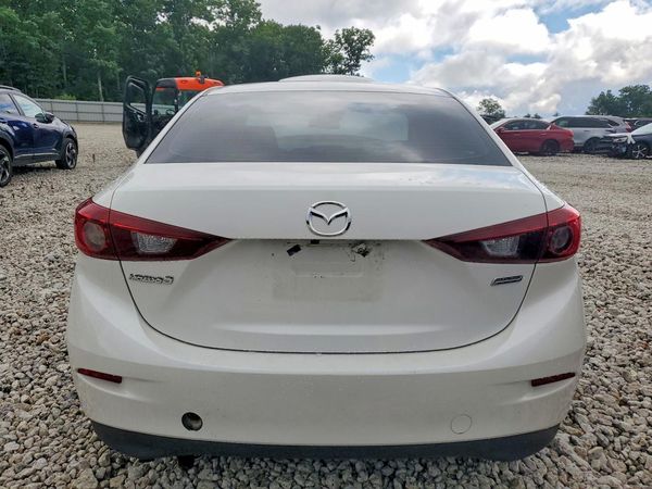 2018 MAZDA 3 Sport