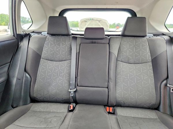 2020 TOYOTA RAV4 XLE — SUVN