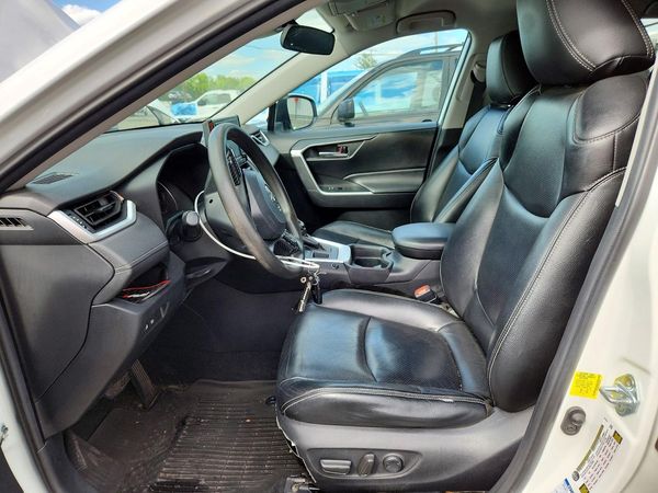 2021 TOYOTA RAV4 XLE