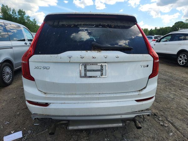 2021 VOLVO XC90