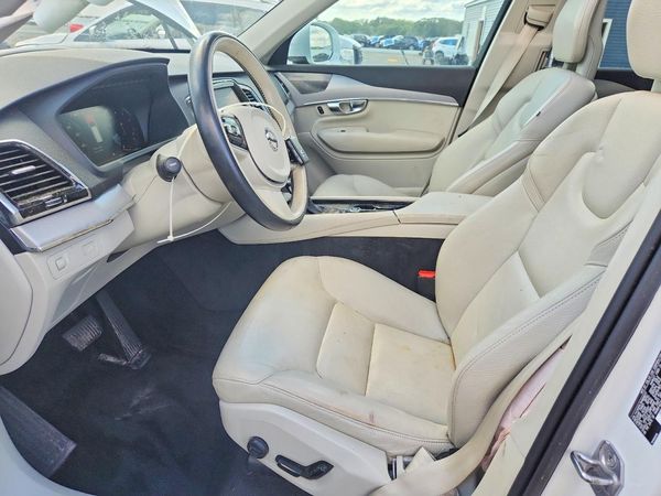 2021 VOLVO XC90