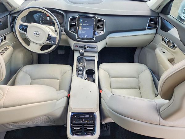 2021 VOLVO XC90