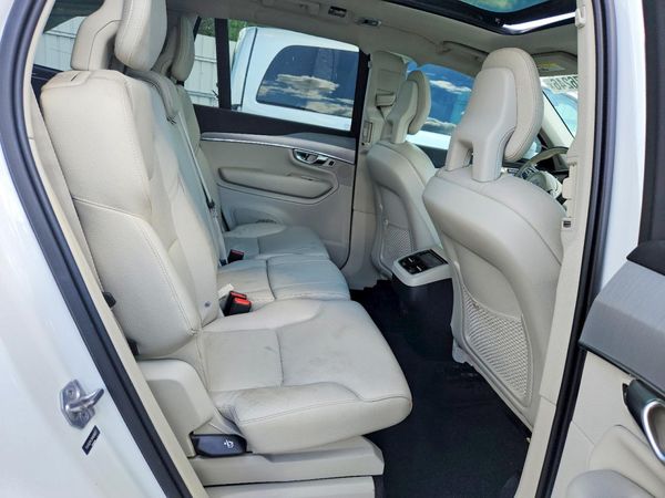 2021 VOLVO XC90