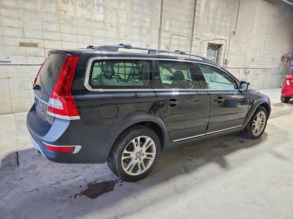 2016 VOLVO XC70