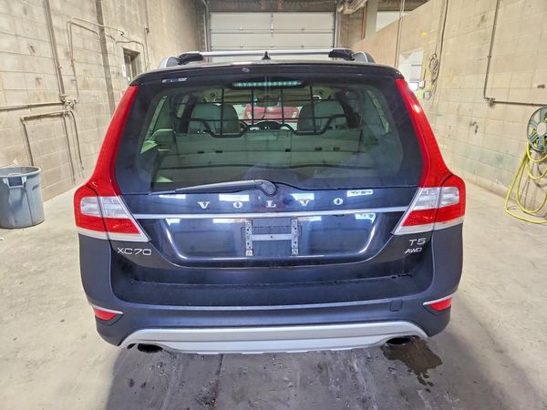 2016 VOLVO XC70