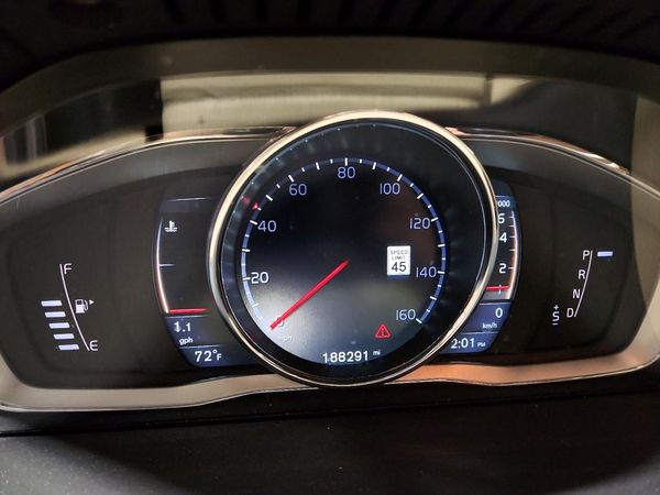 2016 VOLVO XC70
