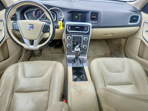 2015 VOLVO S60