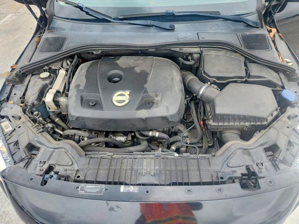 2015 VOLVO S60