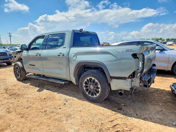 2022 TOYOTA TUNDRA SR5