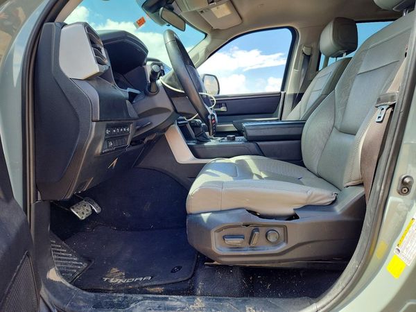 2022 TOYOTA TUNDRA SR5