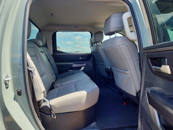 2022 TOYOTA TUNDRA SR5