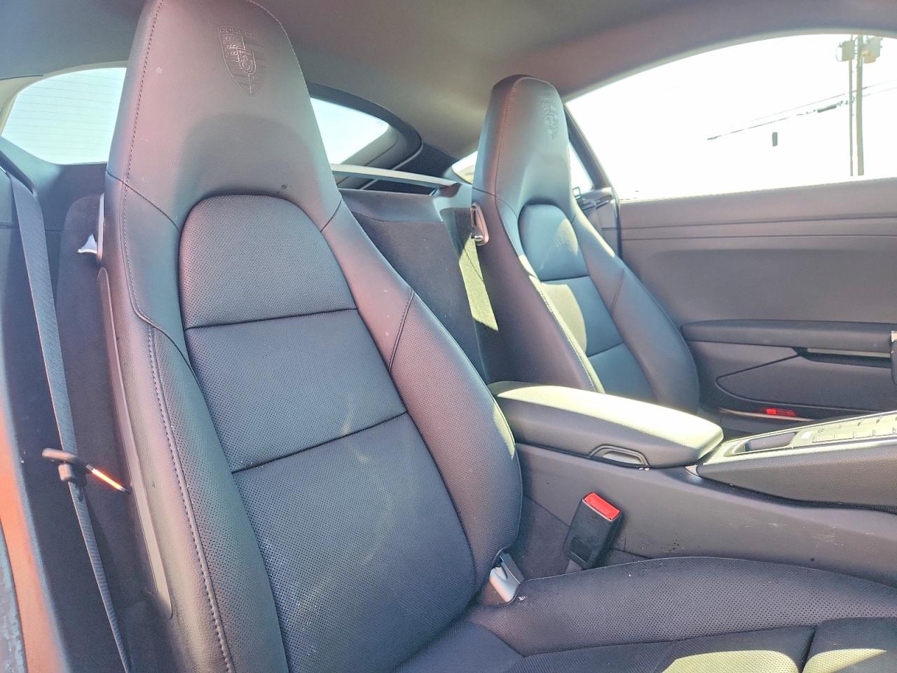 2024 PORSCHE CAYMAN