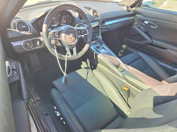 2024 PORSCHE CAYMAN
