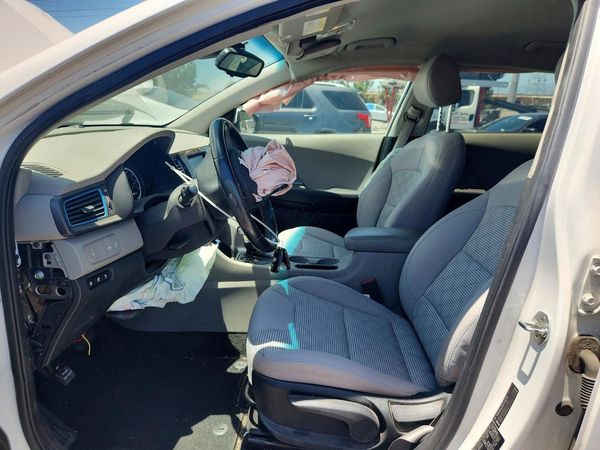 2019 KIA NIRO LX (PHEV)