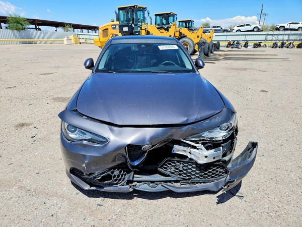 2017 ALFA ROMEO GIULIA TI RWD