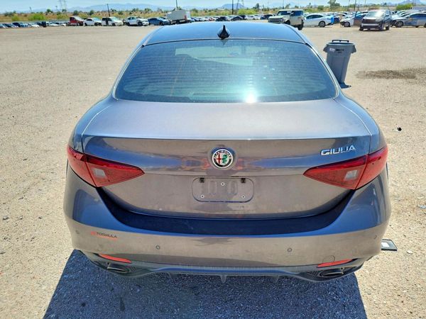 2017 ALFA ROMEO GIULIA TI RWD