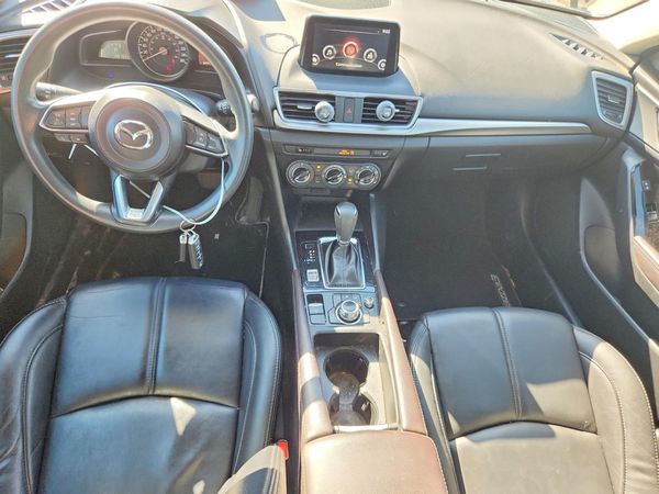2018 MAZDA 3 SV