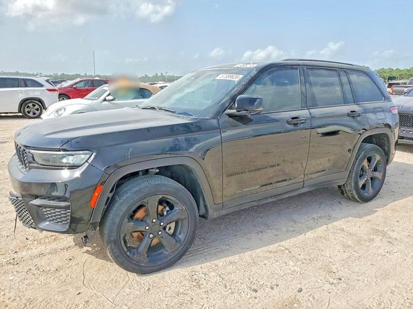 2024 JEEP GRAND CHEROKEE Laredo