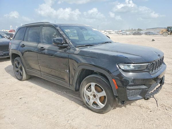2024 JEEP GRAND CHEROKEE Laredo