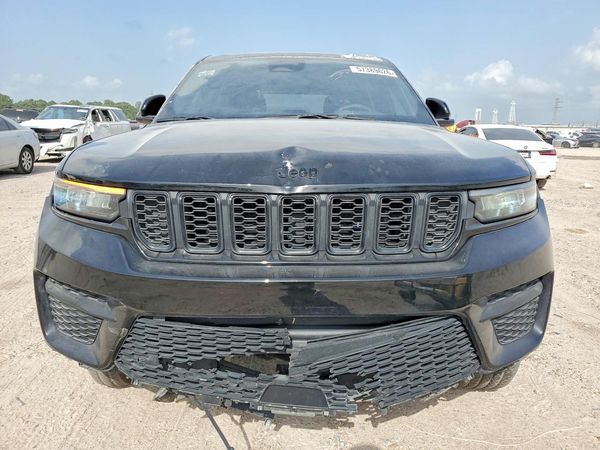 2024 JEEP GRAND CHEROKEE Laredo