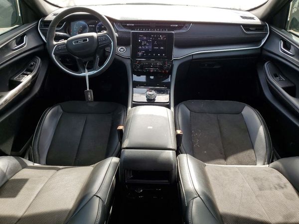2024 JEEP GRAND CHEROKEE Laredo