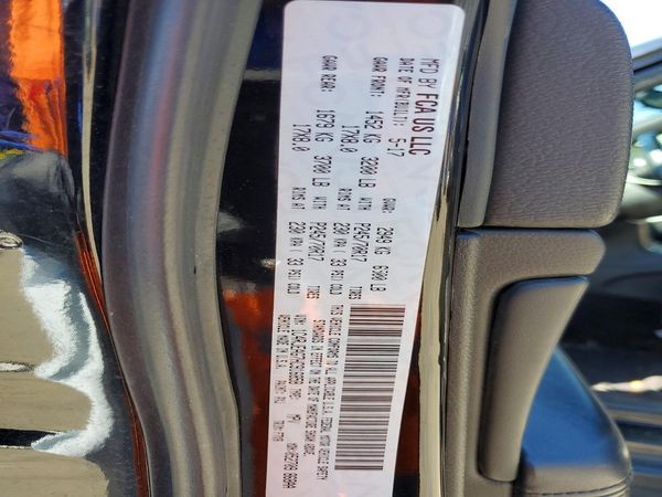 2017 JEEP GRAND CHEROKEE LAREDO 4X2